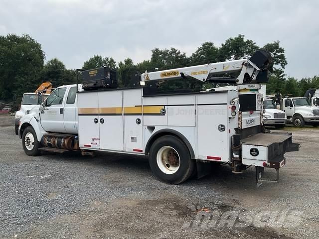 Ford F-750 多目的／汎用車両