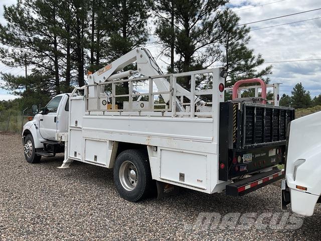 Ford F-750 多目的／汎用車両