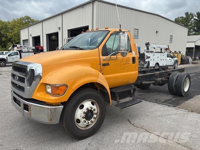 Ford F-750 キャビン及び内装