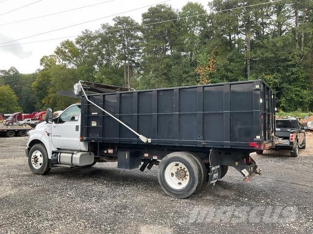 Ford F-750 ダンプ