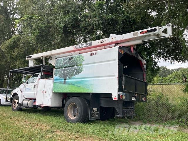 Ford F-750 トラック高所作業車