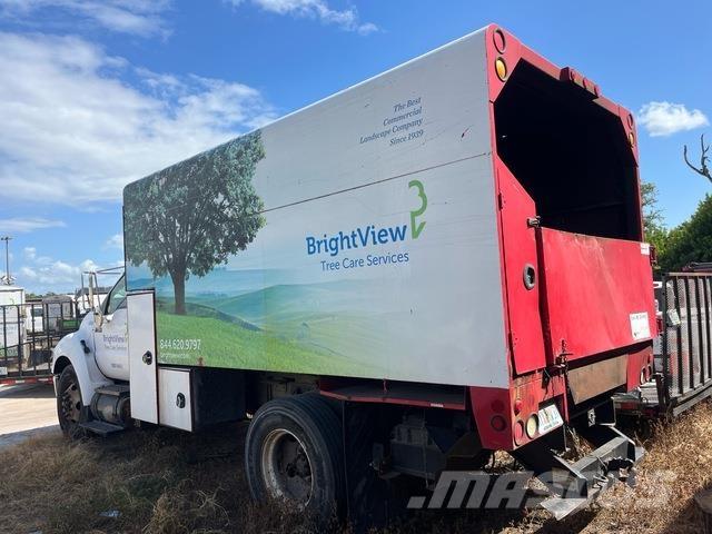 Ford F-750 ウッドチップ運搬用トラック