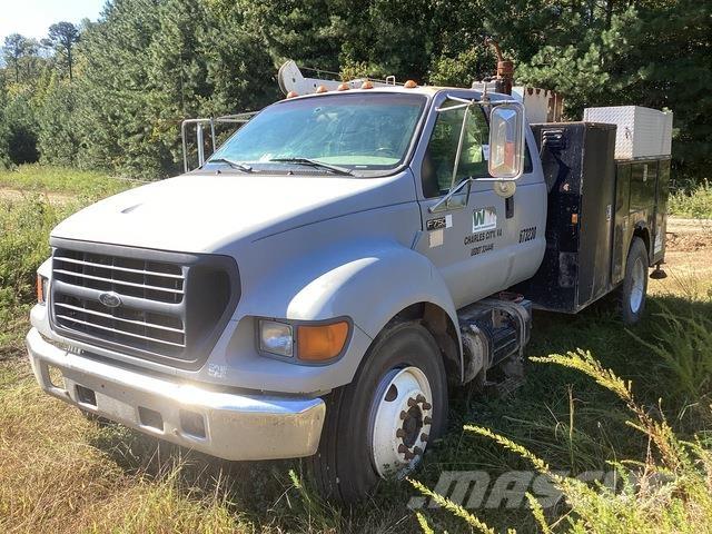 Ford F-750 多目的／汎用車両