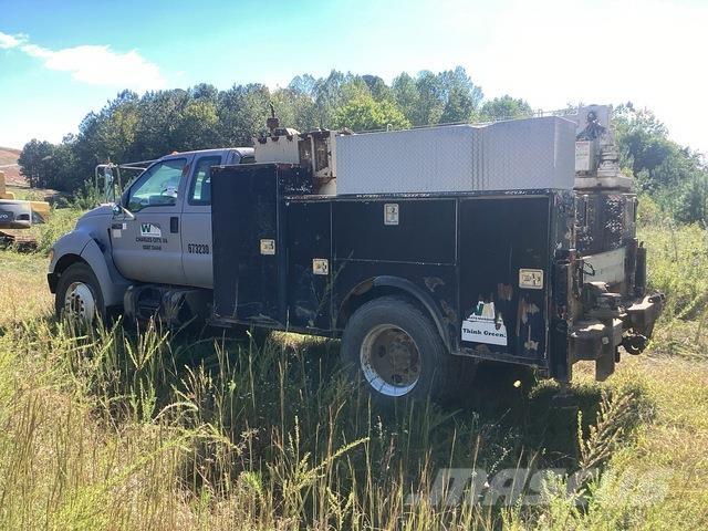 Ford F-750 多目的／汎用車両