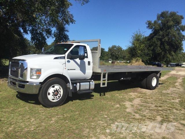 Ford F-750 平ボディー