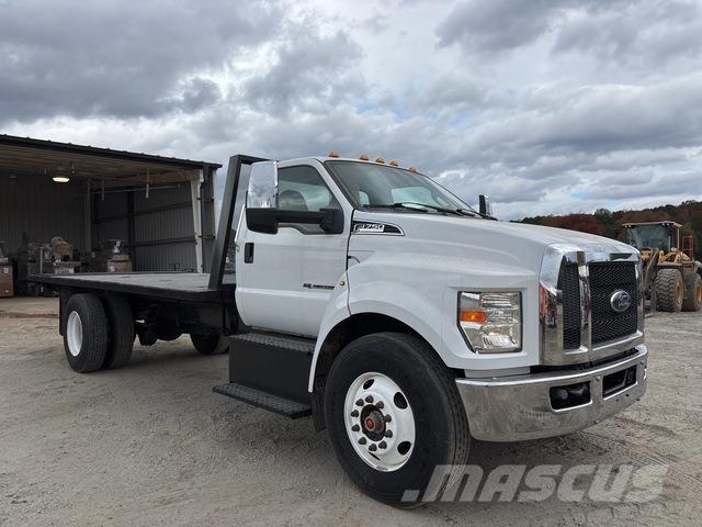 Ford F-750 平ボディー