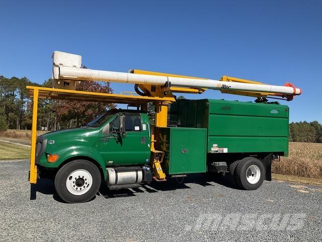Ford F-750 トラック高所作業車
