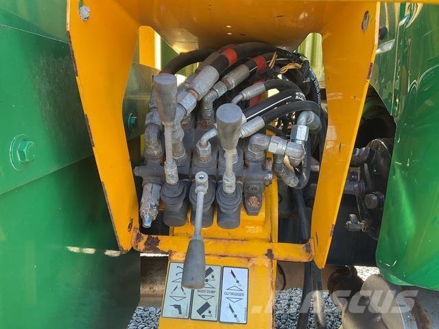 Ford F-750 トラック高所作業車