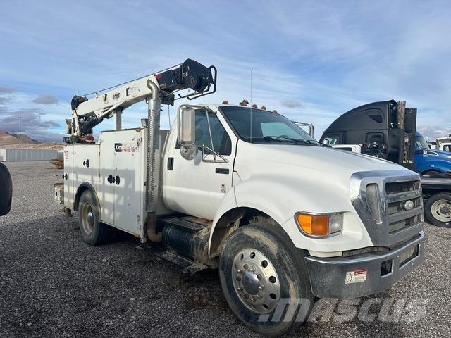 Ford F-750 多目的／汎用車両
