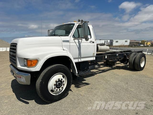 Ford F-800 キャビン及び内装