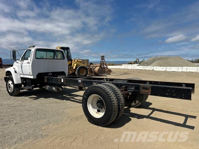 Ford F-800 キャビン及び内装