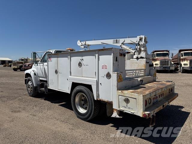 Ford F-800 多目的／汎用車両