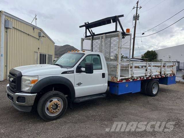 Ford F450 多目的／汎用車両