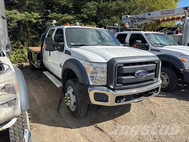 Ford F550 平ボディー