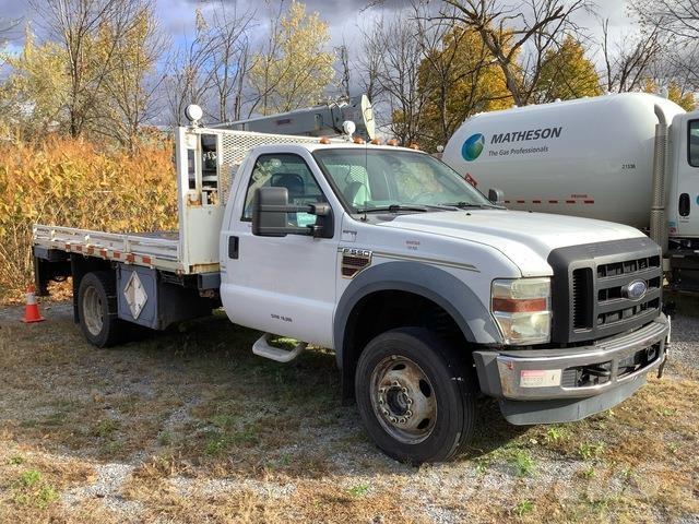 Ford F550 クレーントラック、ユニック車