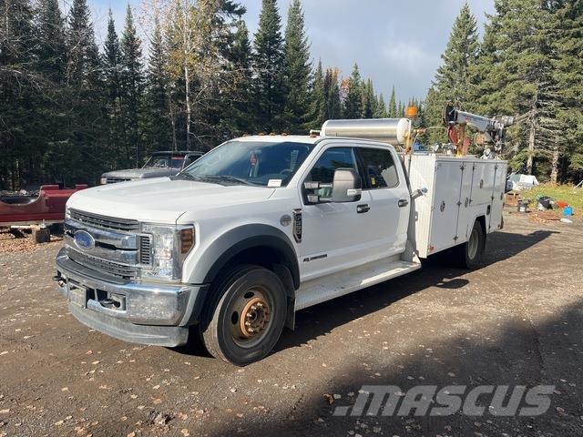 Ford F550 XLT 多目的／汎用車両