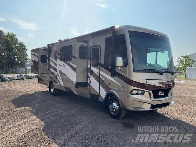 Ford F5DS キャンピングカーとキャラバン