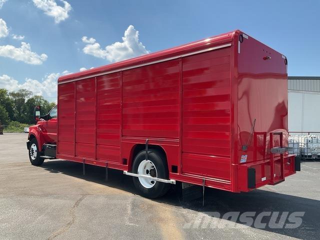Ford F650 飲料運送車両