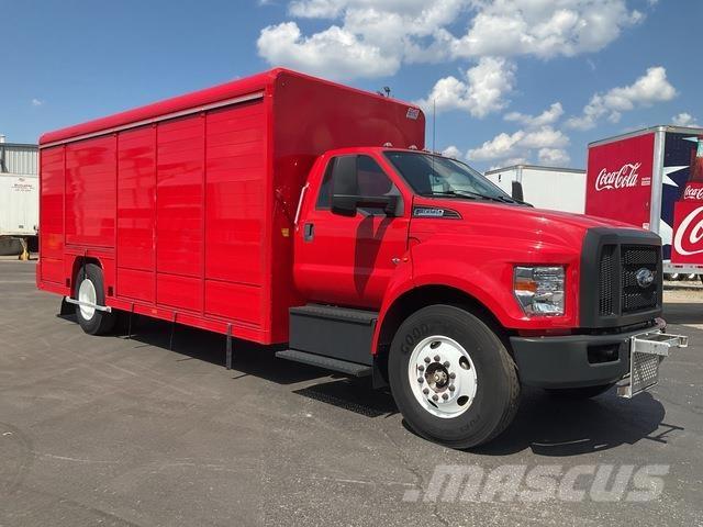 Ford F650 飲料運送車両