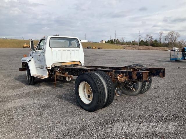 Ford F700 キャビン及び内装