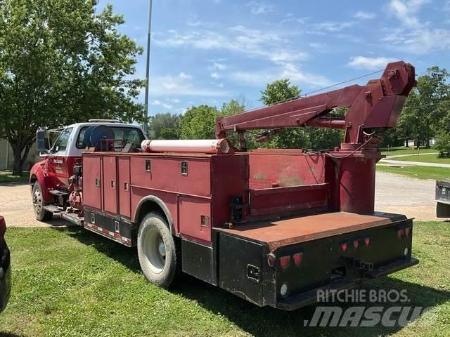 Ford F750 多目的／汎用車両