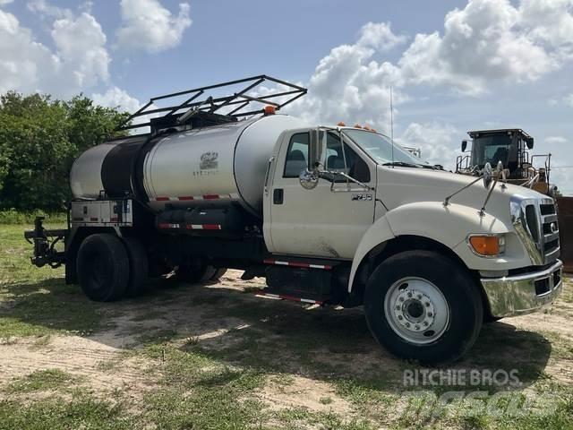 Ford F750 ミキサー車