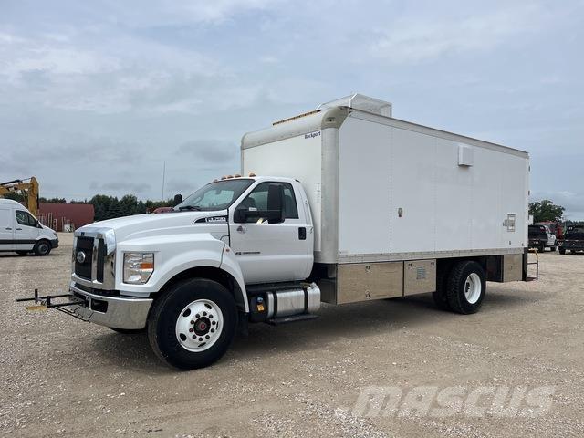 Ford F750 コンバイン／バキュームトラック