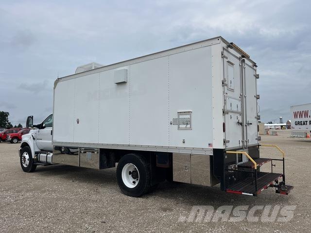 Ford F750 コンバイン／バキュームトラック