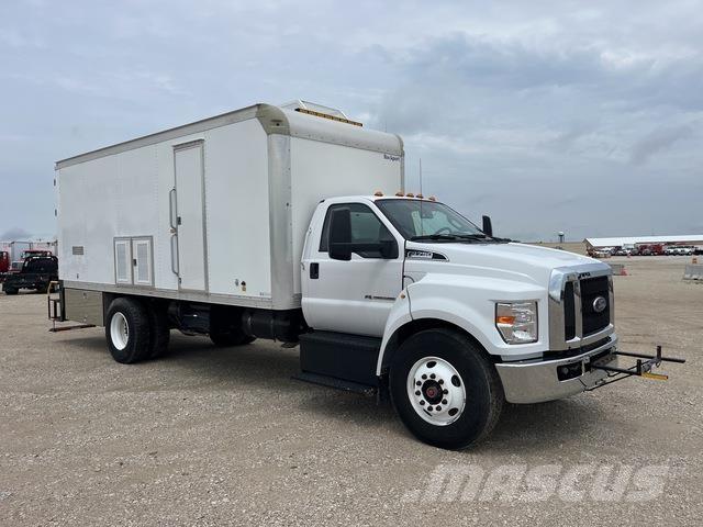 Ford F750 コンバイン／バキュームトラック