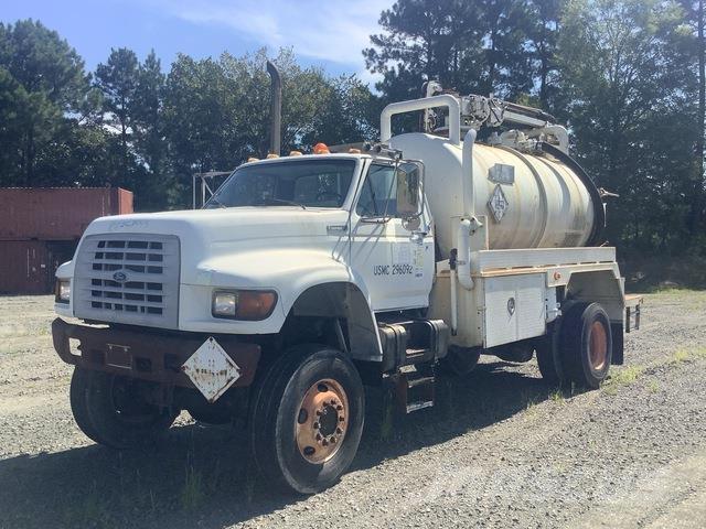 Ford F800 コンバイン／バキュームトラック