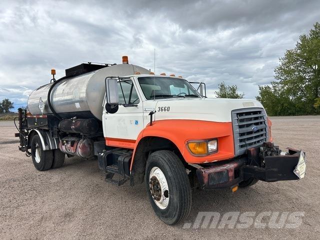 Ford F800 ミキサー車