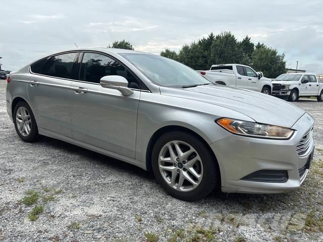 Ford Fusion 自動車