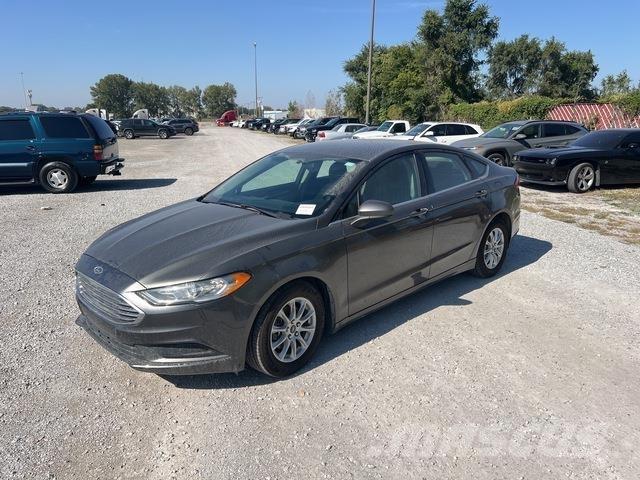 Ford Fusion 自動車