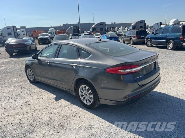 Ford Fusion 自動車
