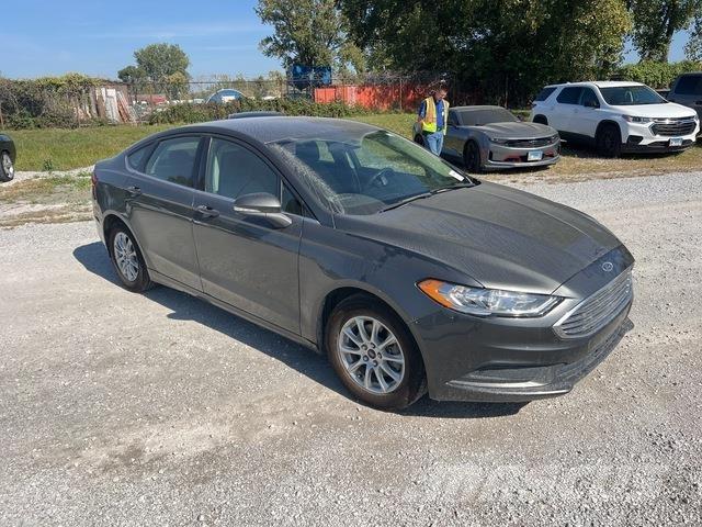 Ford Fusion 自動車