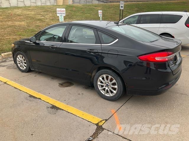 Ford Fusion 自動車