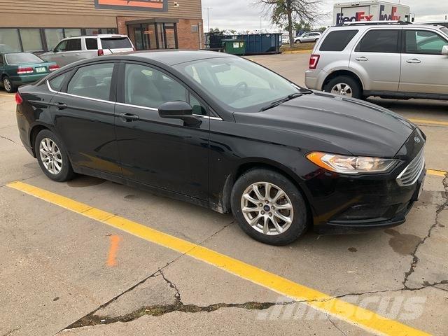 Ford Fusion 自動車