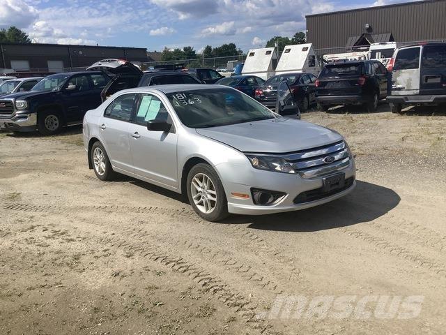 Ford Fusion S 自動車
