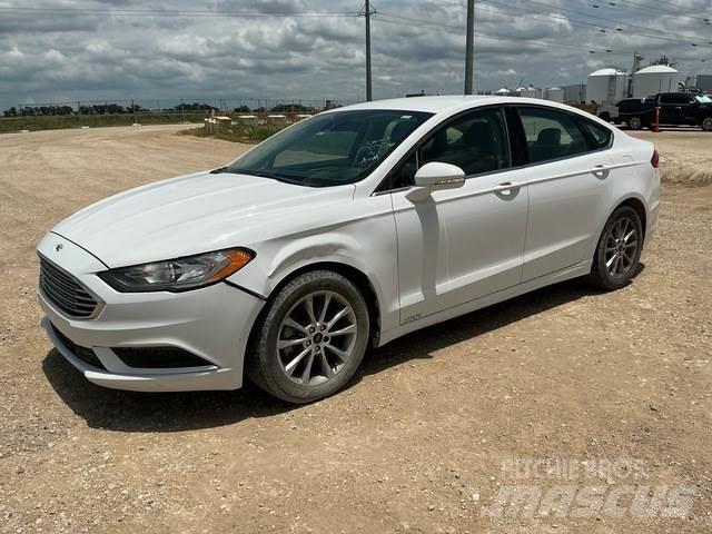 Ford Fusion SE 自動車
