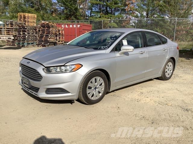 Ford Fusion SE 自動車