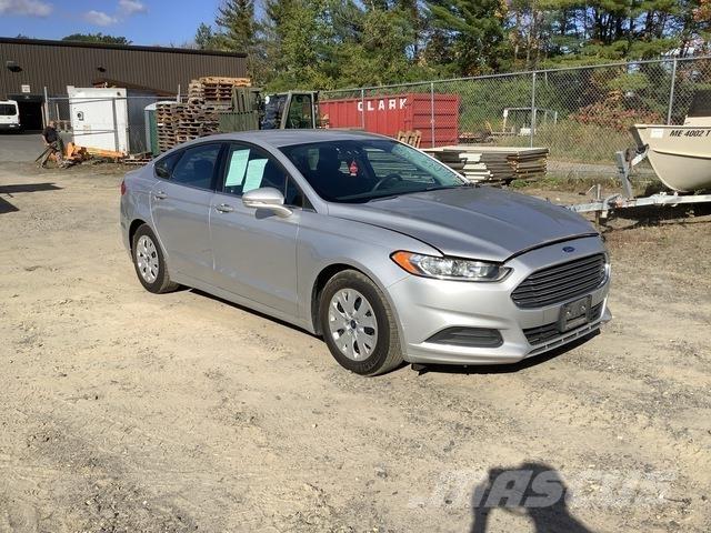 Ford Fusion SE 自動車