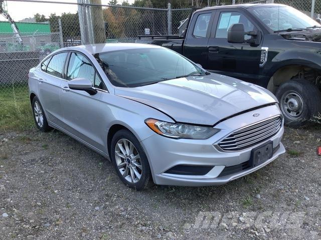 Ford Fusion SE 自動車
