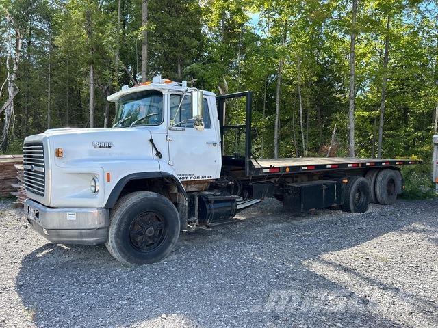 Ford L8000 レッカー車