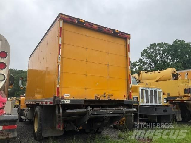 Ford L8000F ボックスボディー、ウイング、箱車