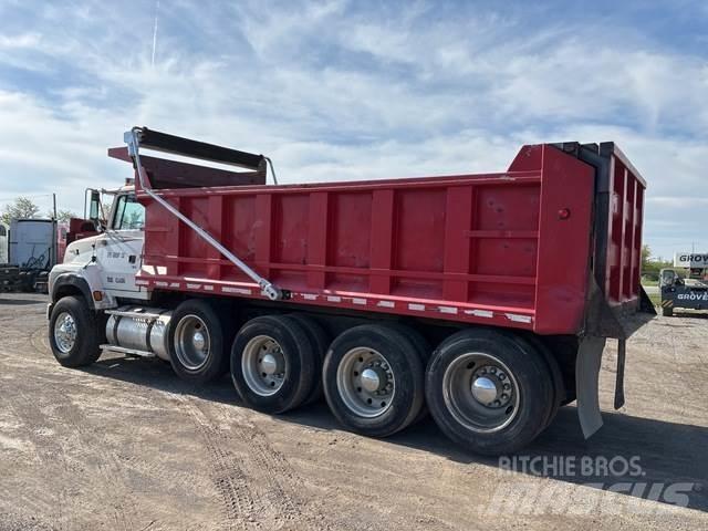 Ford L9000 ダンプ