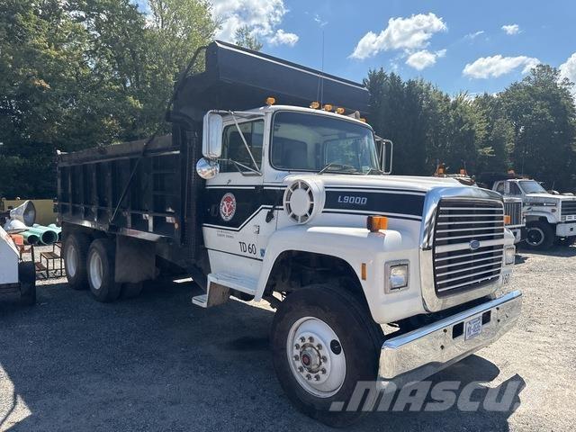Ford L9000 ダンプ
