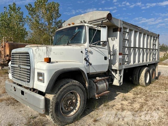 Ford L9000 ダンプ