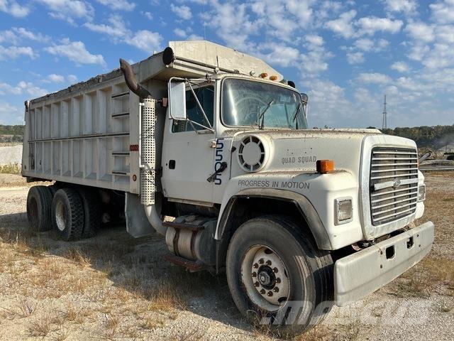 Ford L9000 ダンプ