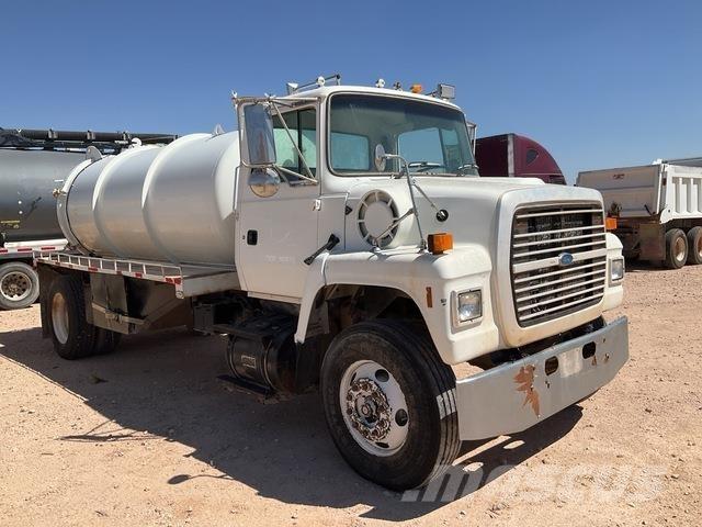 Ford LN8000F コンバイン／バキュームトラック