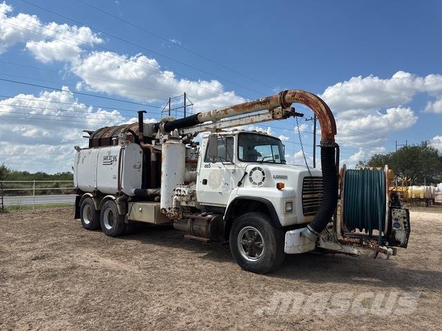 Ford LNT8000F 大型油圧ショベル12t以上（パワーショベル・ユンボ）